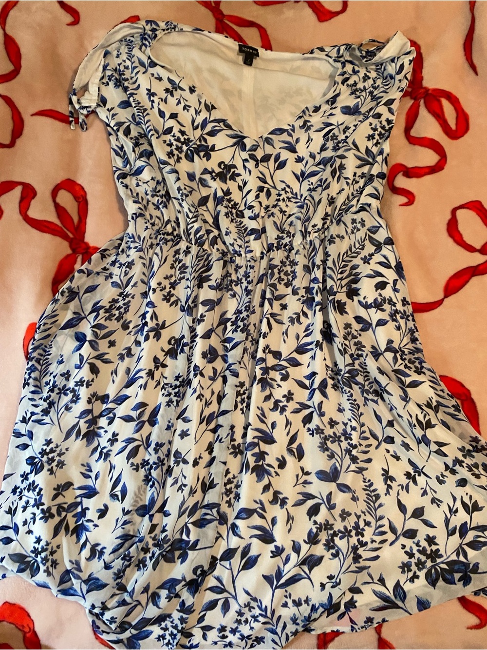 torrid White dress with Navy Floral Edge size 2